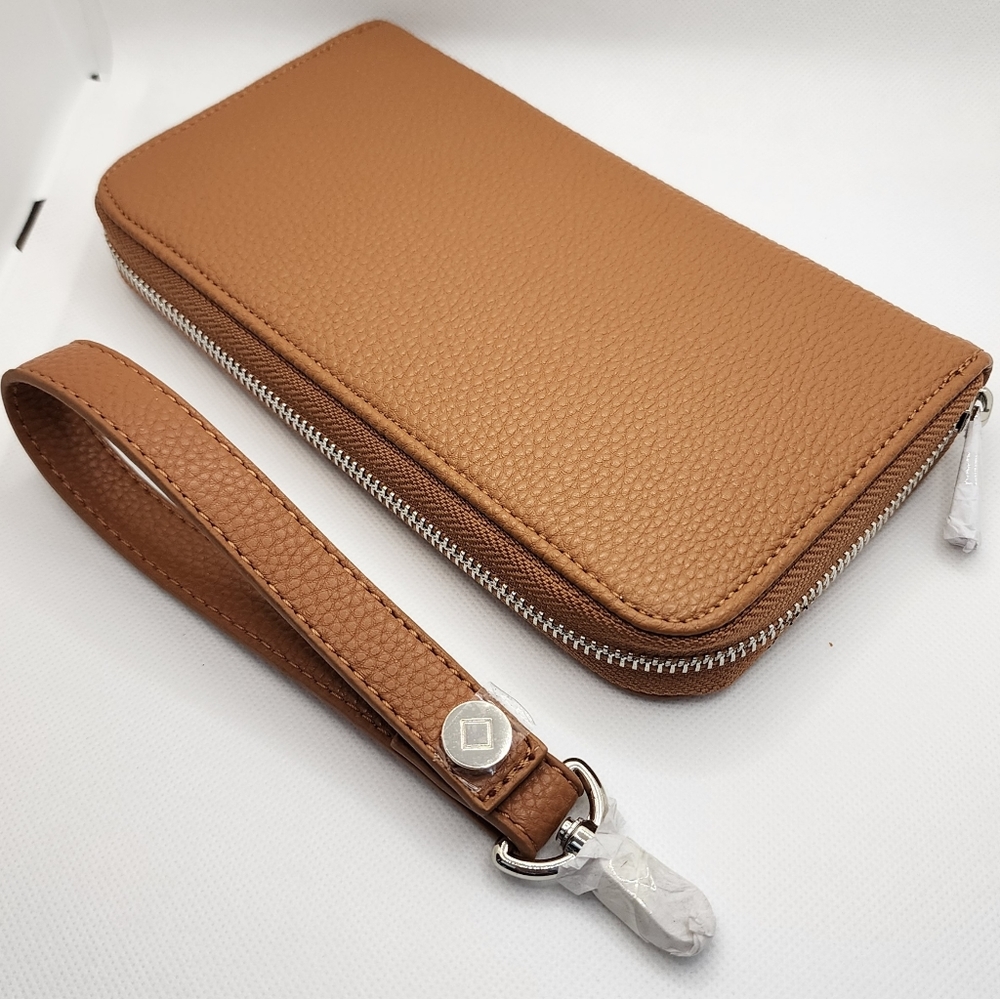 Thirty-One Wallet with (FREE) matching Wristlet Strap NWT Tan/Caramel